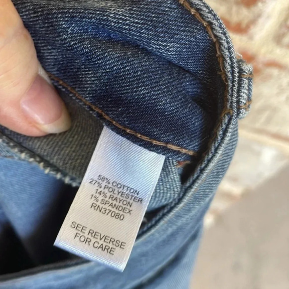 Est. 1946 Curvy Blue Denim Cropped Jeans - Picture 8 of 9